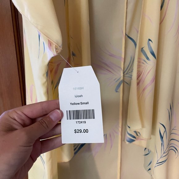 Dress Up BNWT small light yellow long kimono with light pink and green leaves - Picture 4 of 5